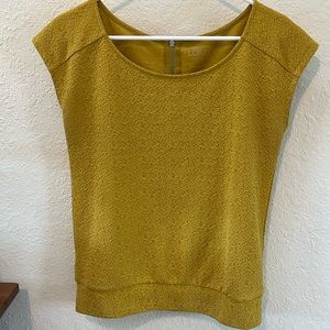 Loft cap sleeve top, gold textured fabric, size XS